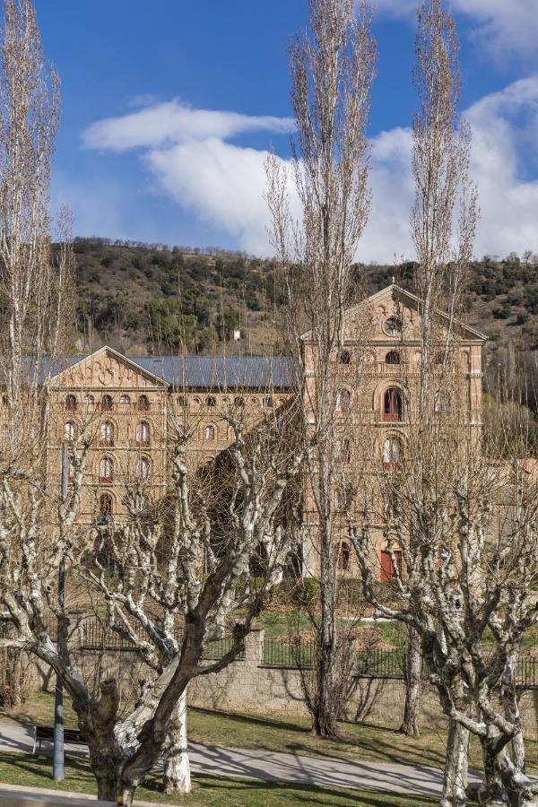 Parador De La Seu D'Urgell Eksteriør billede