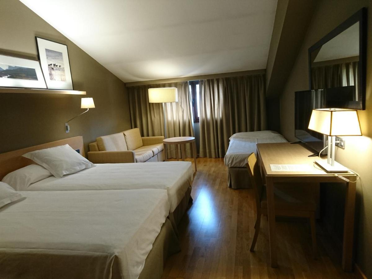 Parador De La Seu D'Urgell Eksteriør billede