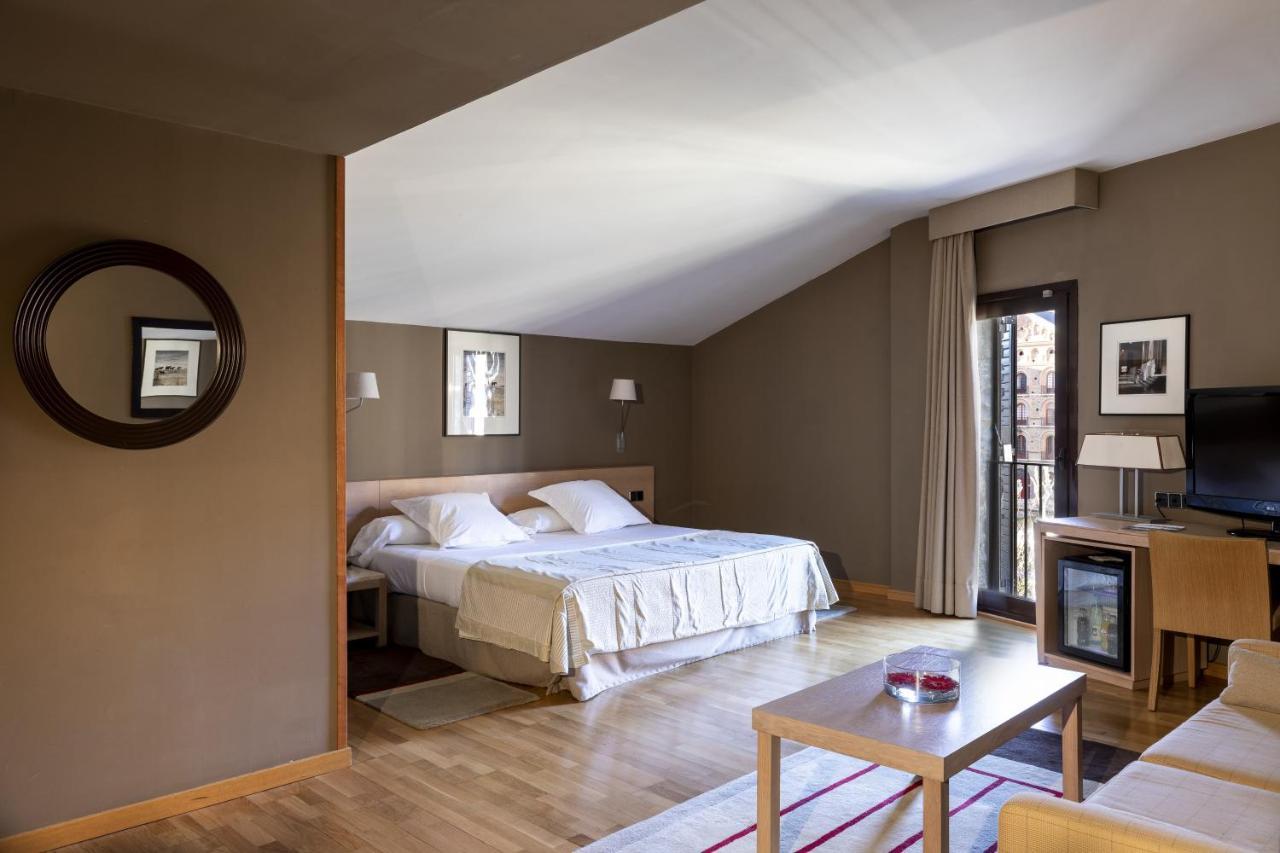 Parador De La Seu D'Urgell Eksteriør billede