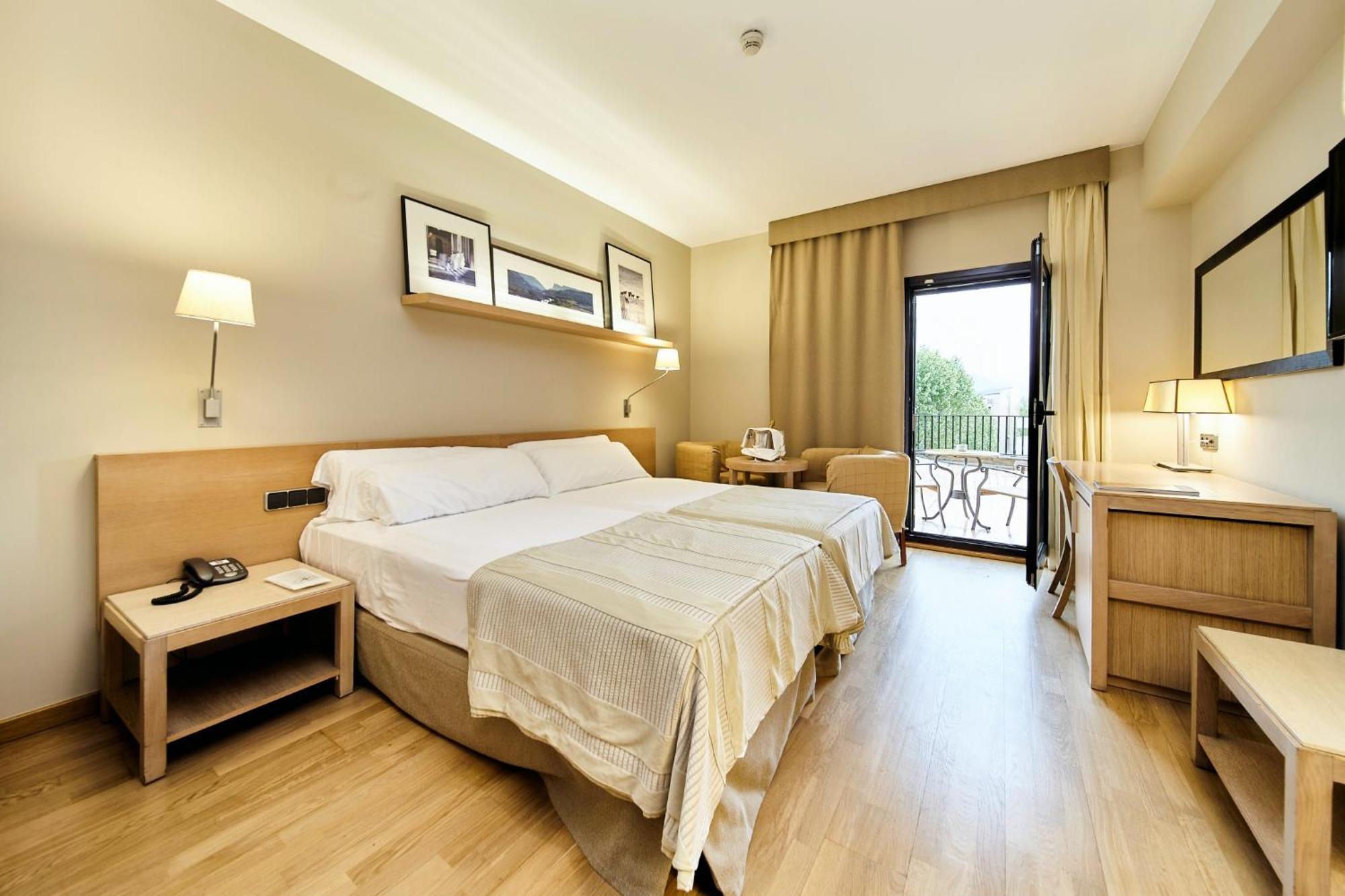 Parador De La Seu D'Urgell Eksteriør billede