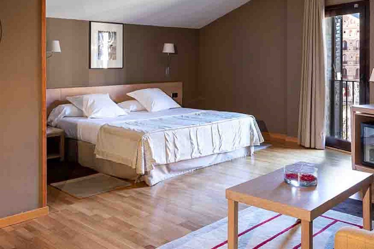 Parador De La Seu D'Urgell Eksteriør billede